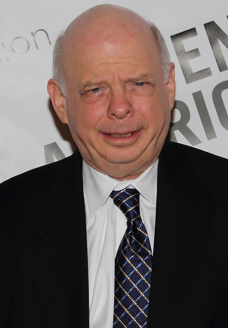 How tall is Wallace Shawn?